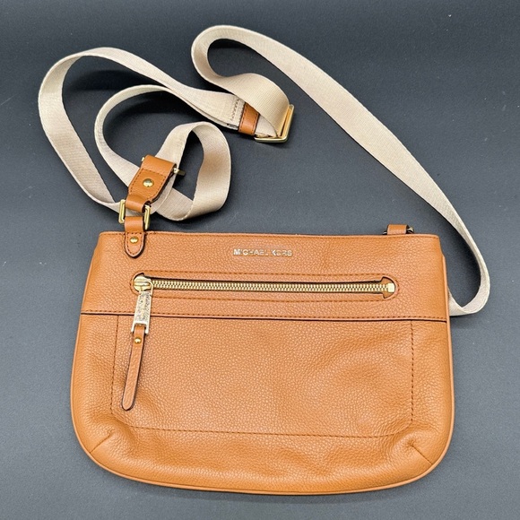 Michael Kors Handbags - Michael Kors Brown Tan Crossbody Acorn Jet Set
